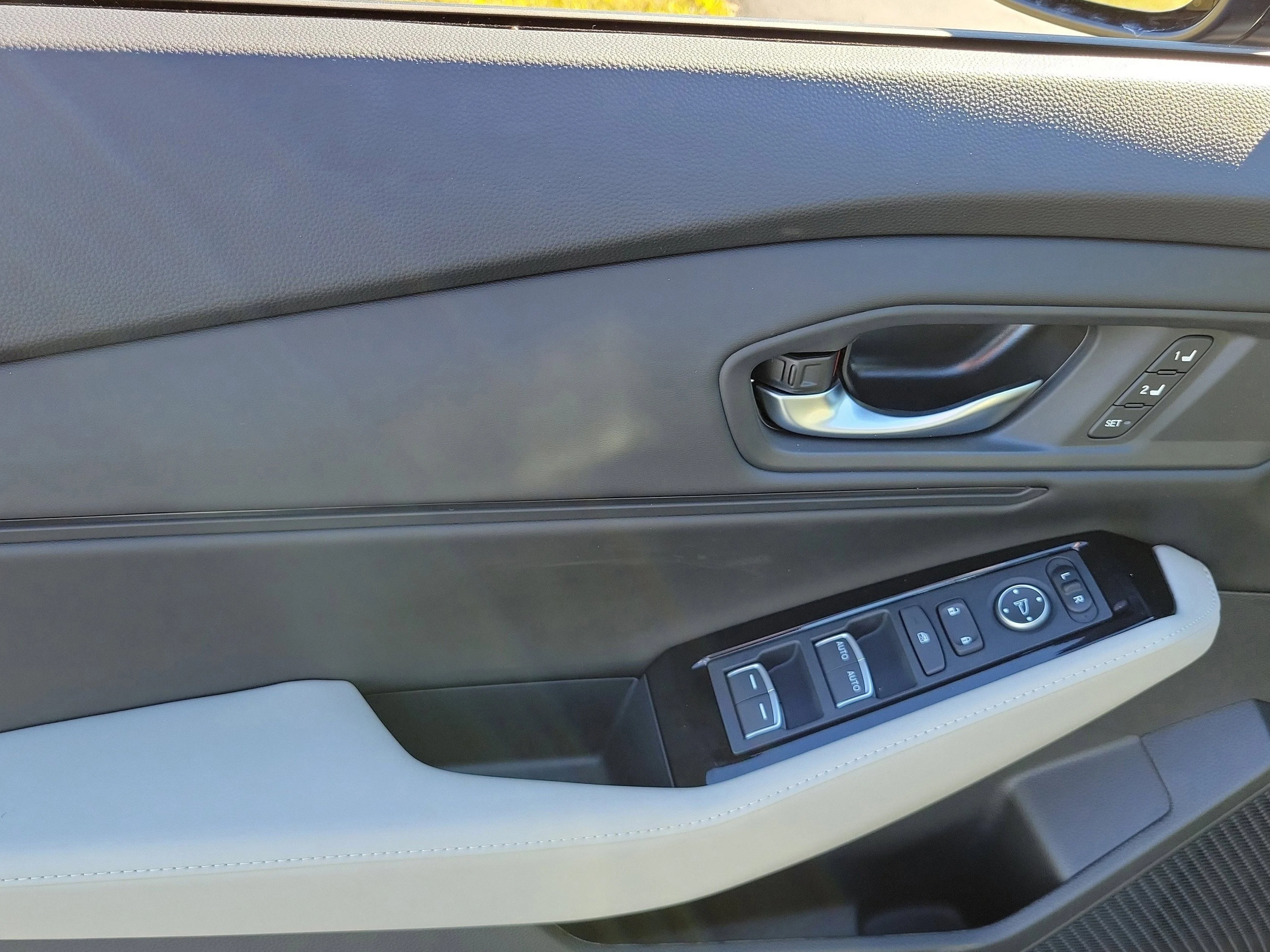 New 2026 Platinum White Pearl Honda Touring image 30