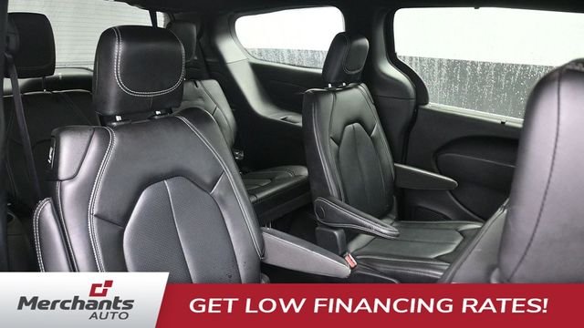 Used 2025 Black Chrysler Select image 11
