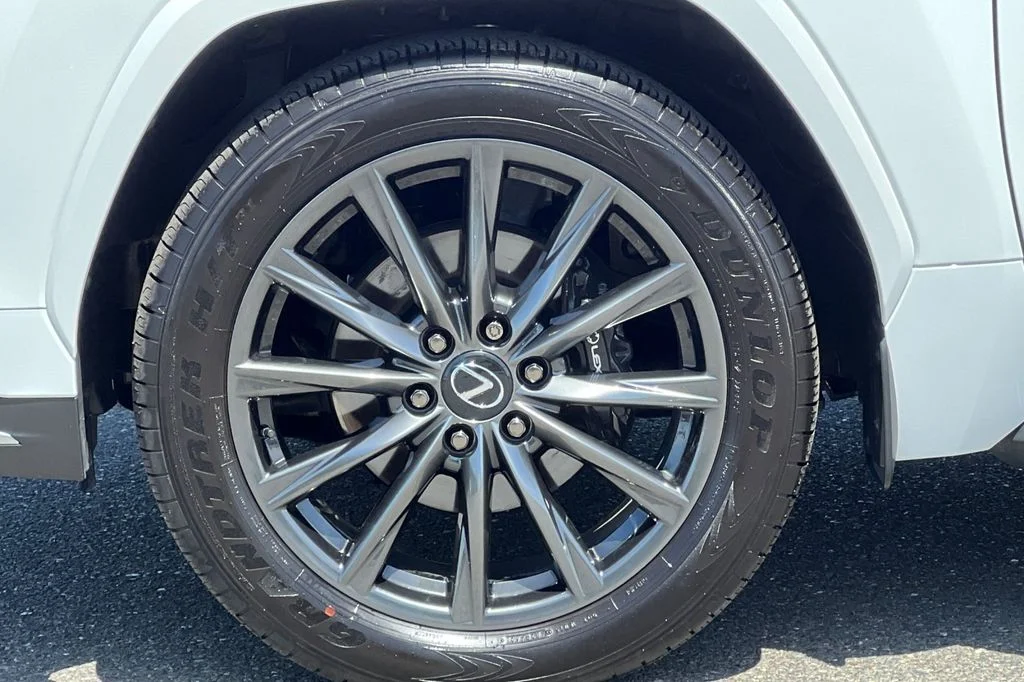 Certified Used 2026 White Lexus 600 F SPORT image 35