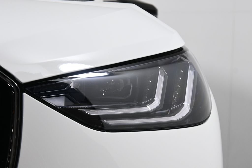 New 2026 Alpine White BMW M50 xDrive image 11