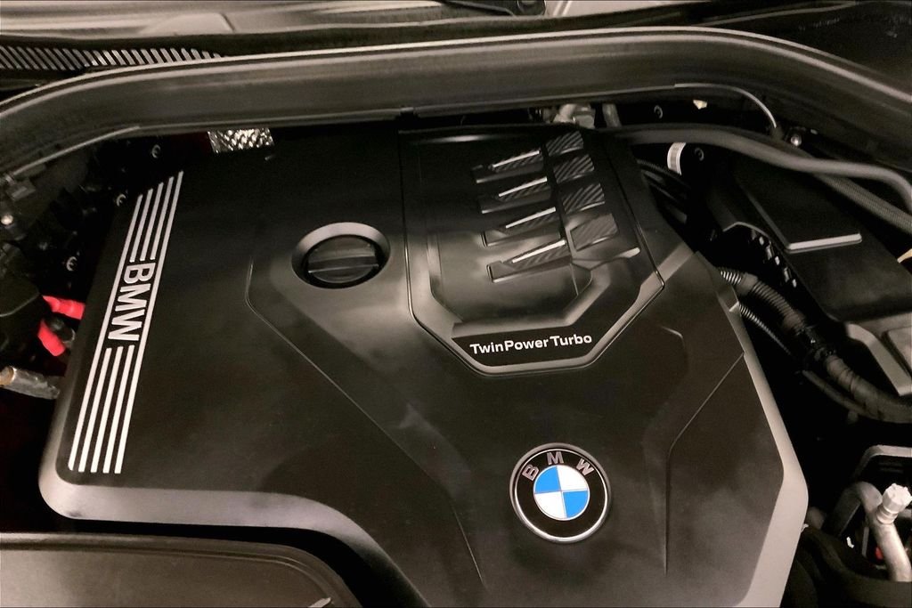 Used 2023 Aventurin Red Metallic BMW  image 31