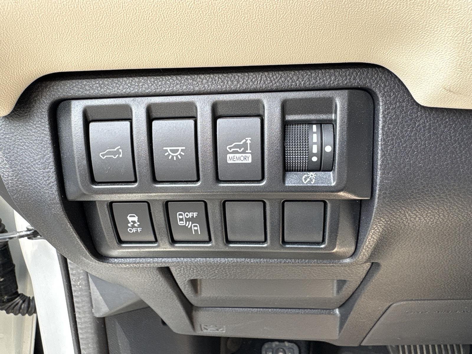 Used 2021 Crystal White Pearl Subaru Touring image 9