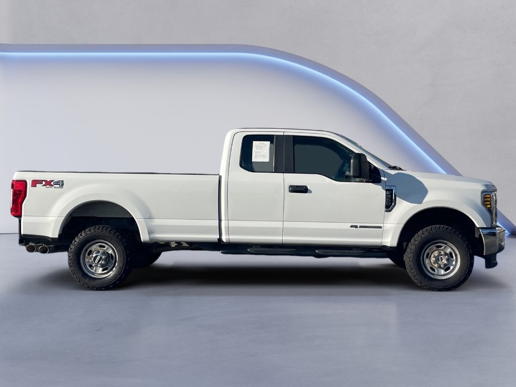 Used 2018 Oxford White Ford XL image 16