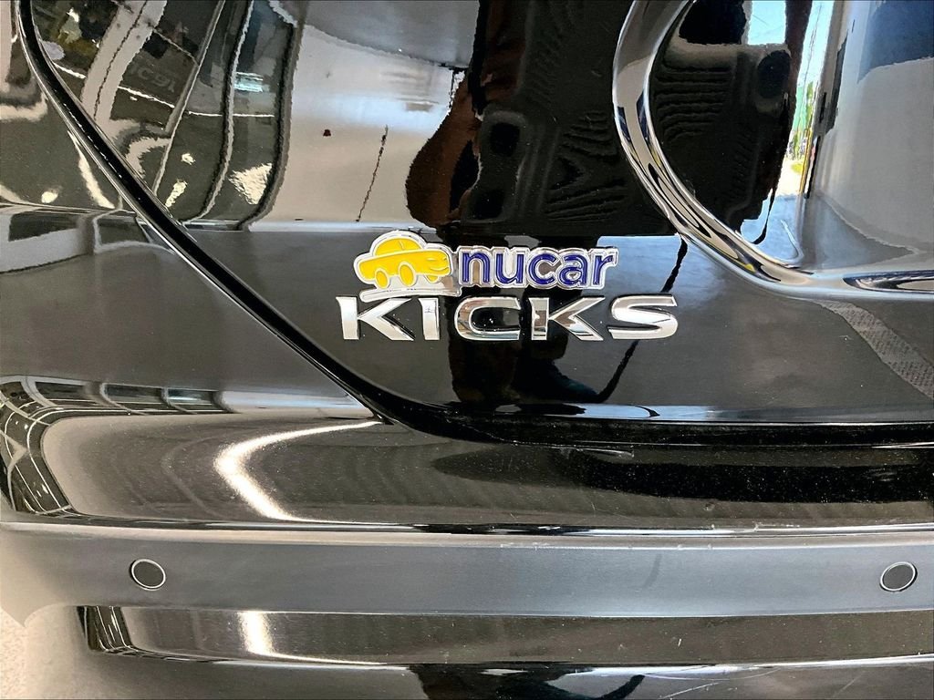 Used 2022 Super Black Nissan S image 27