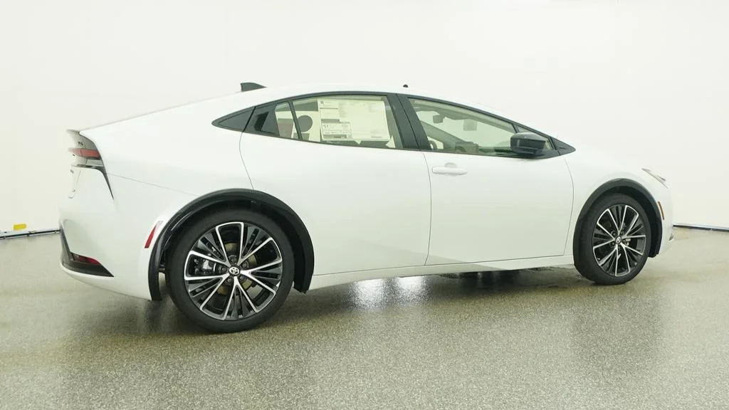 New 2027 Wind Chill Pearl Toyota XLE image 29