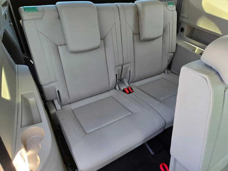 Used 2019 Red Volkswagen SEL image 12