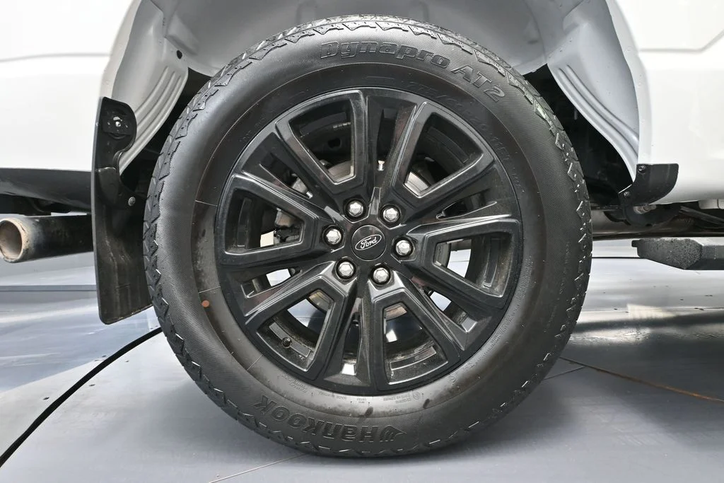 2025 Ford F-150 Platinum - Photo 14