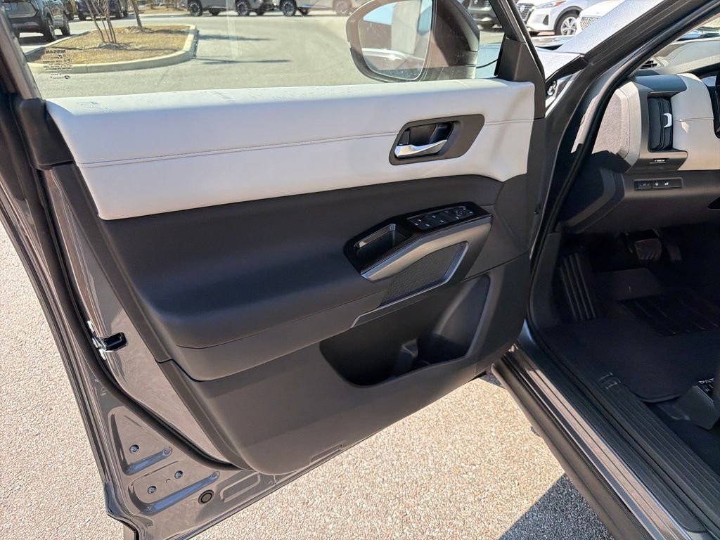 New 2026 Nissan Pathfinder SL 4D Sport Utility