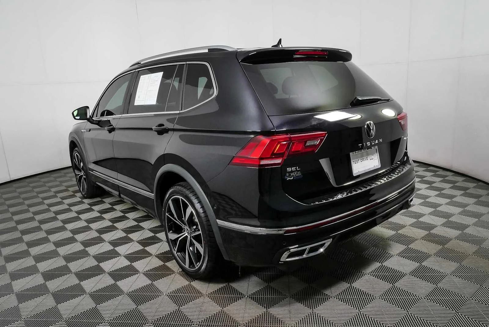 Certified Used 2023 Deep Black Pearl Volkswagen SEL R-Line image 29