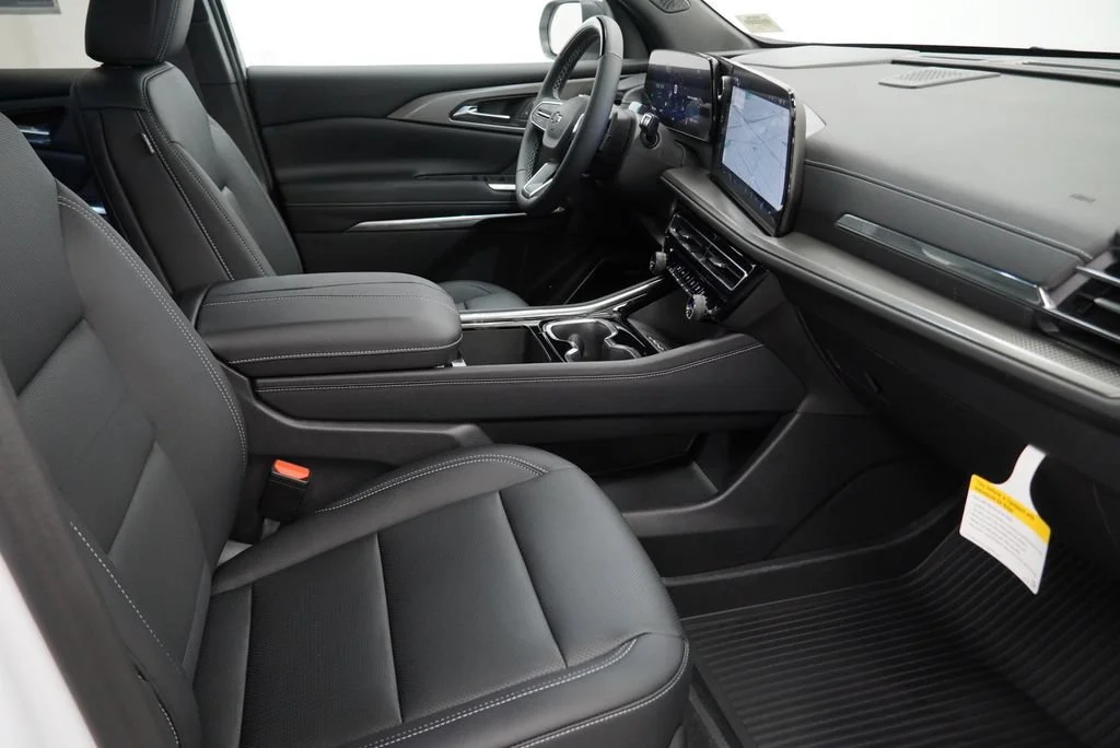 New 2027 Summit White Chevrolet LT image 30