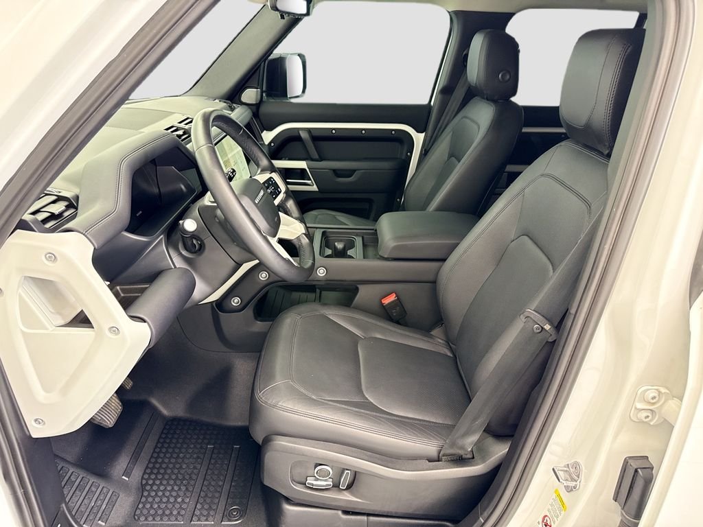 Used 2024 Fuji White Land Rover S image 18
