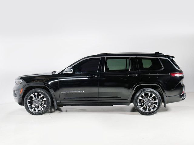 Used 2022 Diamond Black Jeep Overland image 6