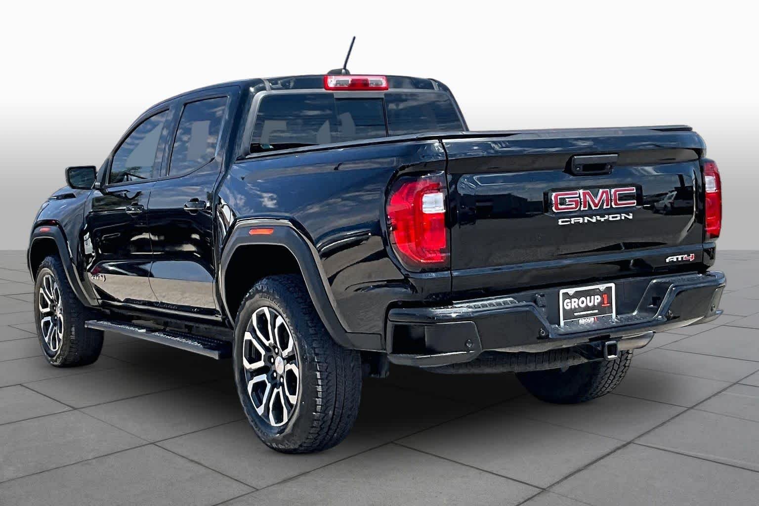 Used 2023 Onyx Black GMC 4WD AT4 image 12