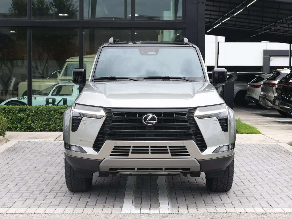 Used 2025 Silver Lexus 550 Overtrail+ image 3