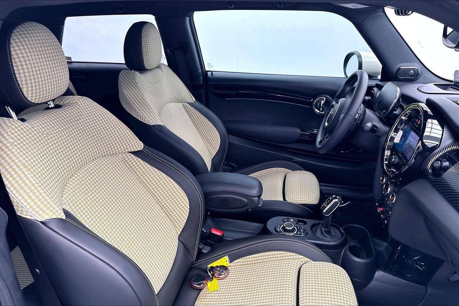 2024 MINI Hardtop 2 Door S - Photo 25