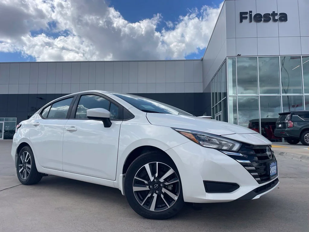 Certified Used 2025 White Nissan 1.6 SV image 1