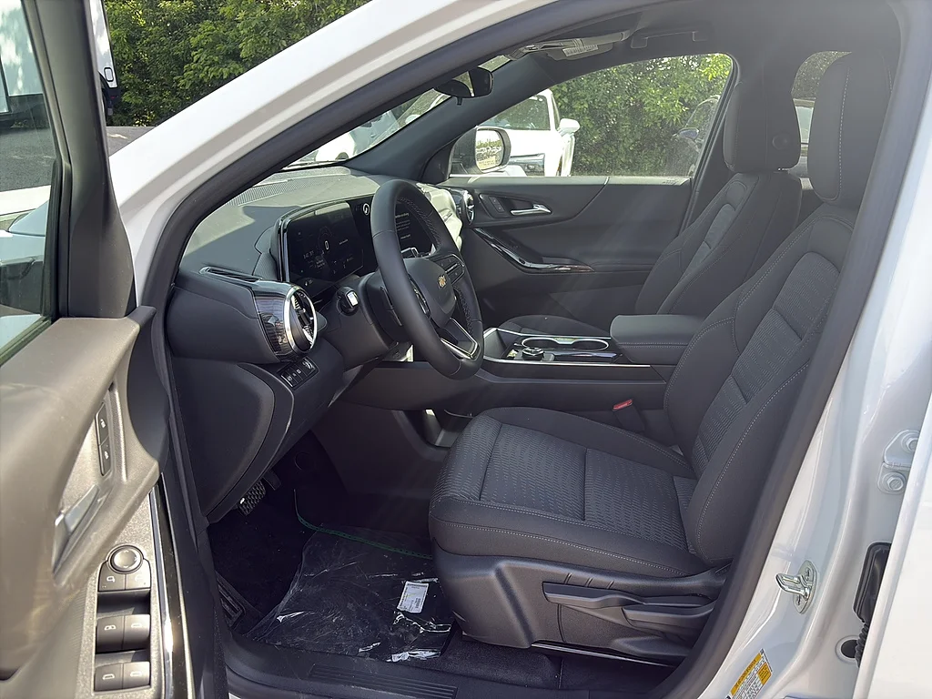 2026 Chevrolet Equinox LT - Photo 9