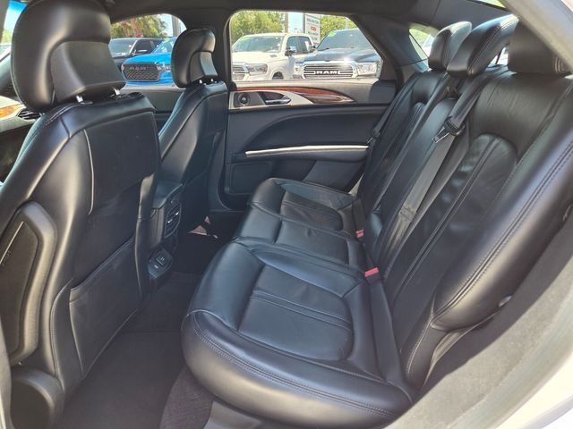 Certified Used 2019 White Lincoln Reserve image 13