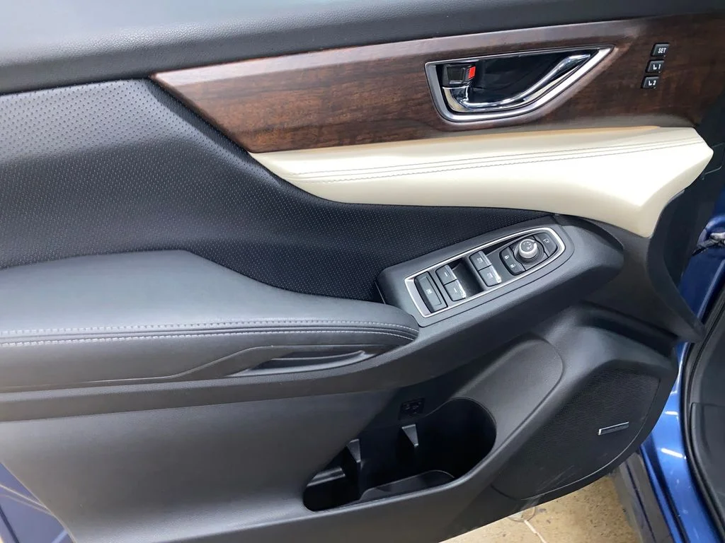Used 2022 Blue Subaru Touring image 9