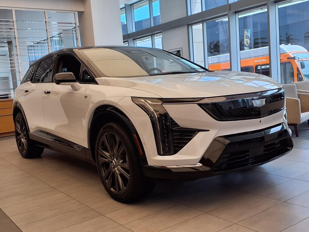 2027 Cadillac OPTIQ Premium Sport - Photo 3