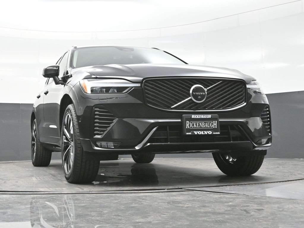2026 Volvo XC60 Plus - Photo 9