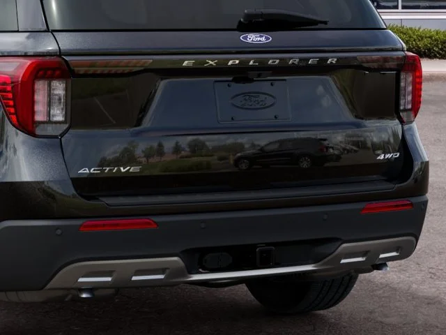 New 2027 Black Metallic Ford Active image 23