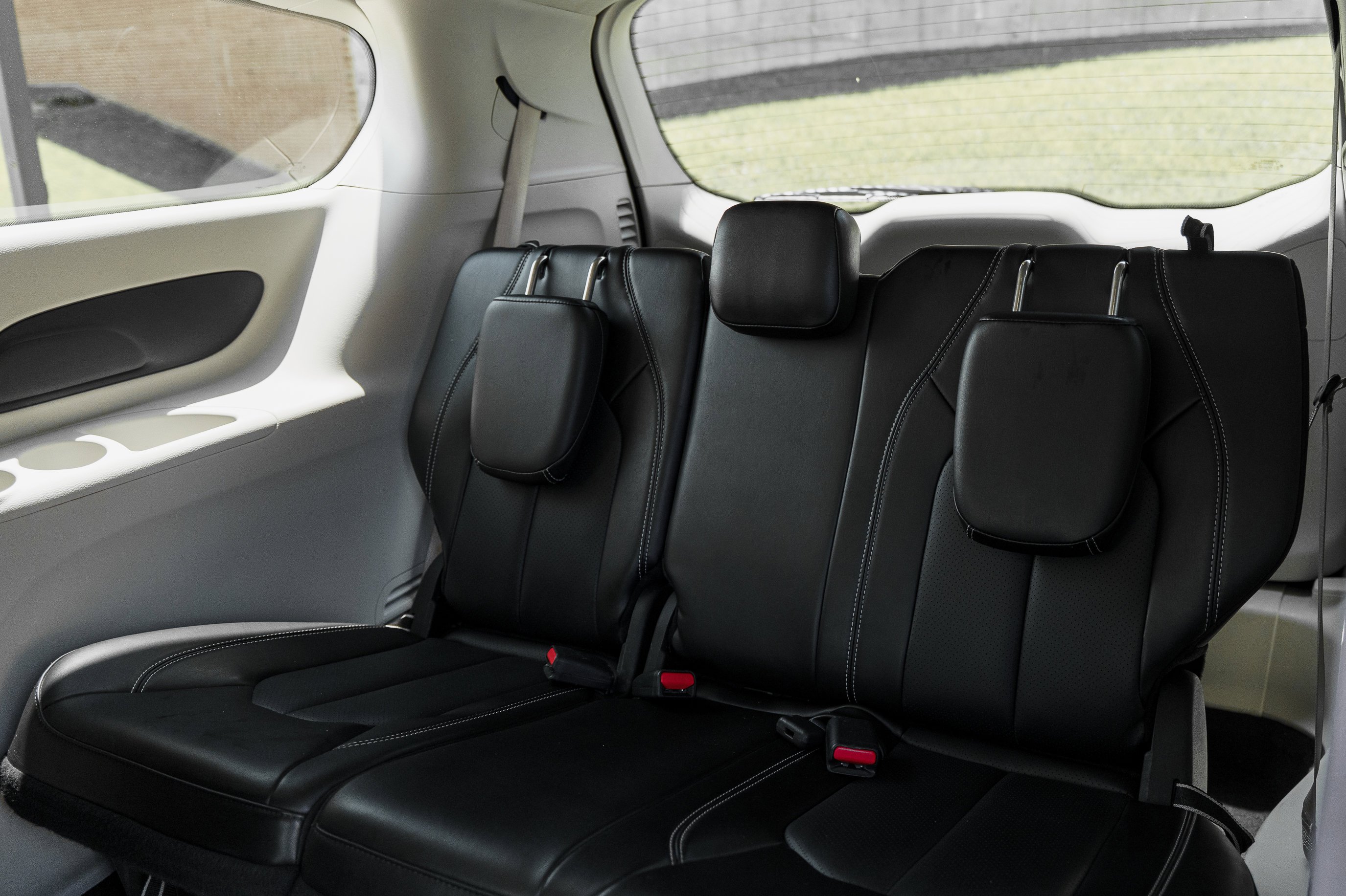 Used 2023 Fathom Blue Pearlcoat Chrysler Touring L image 25