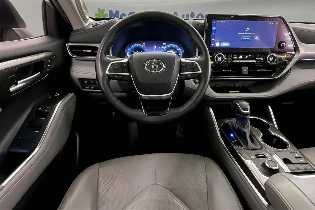 Certified Used 2023 Silver Toyota Platinum image 7
