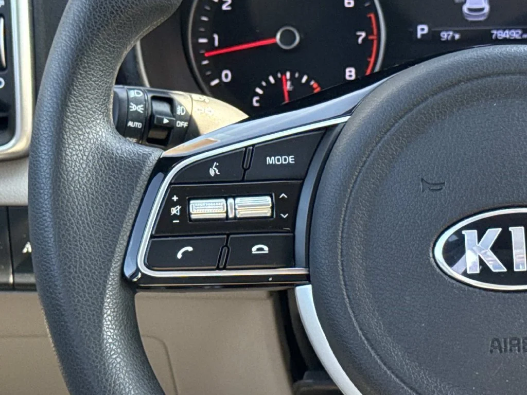 Used 2020 Red Kia LX image 17