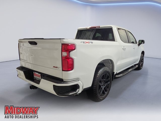 New 2026 Summit White Chevrolet RST image 5