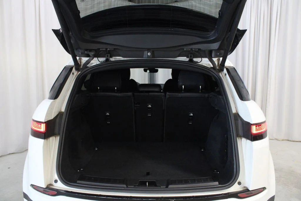 Used 2020 White Land Rover SE image 30