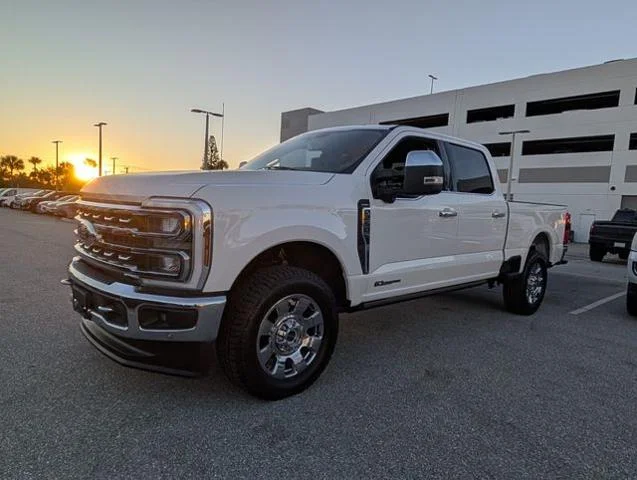 Used 2024 White Metallic Ford Lariat image 27