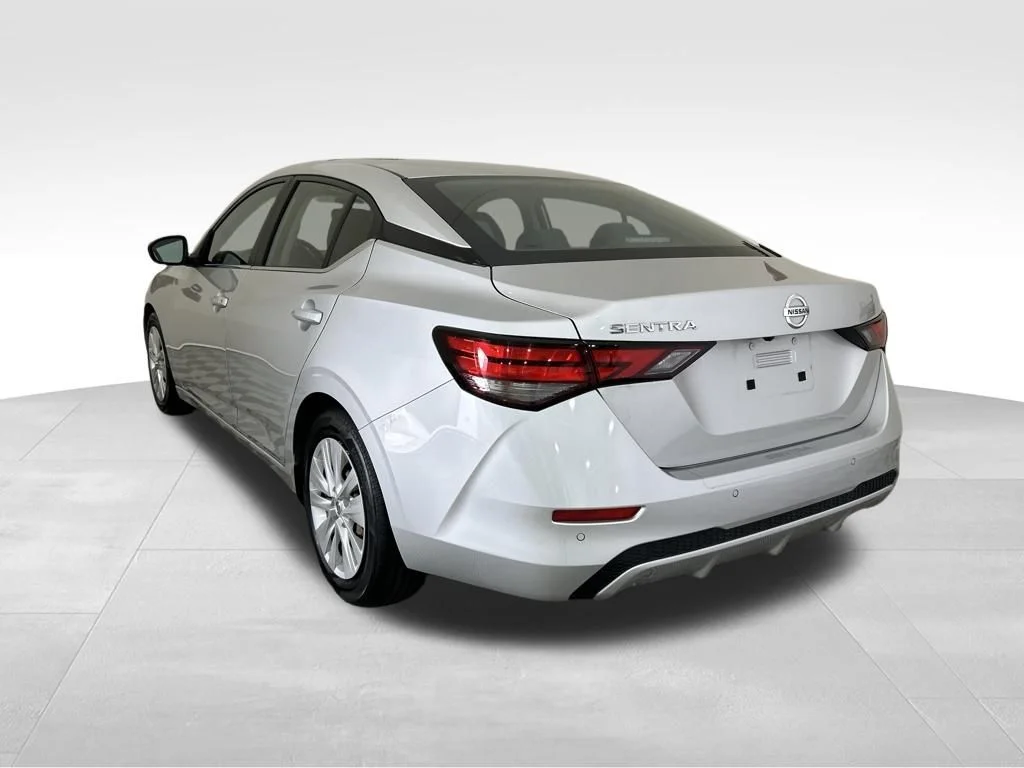 Used 2023 Silver Nissan S image 3