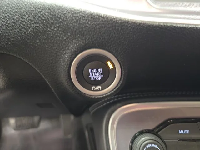 Used 2021 Granite Crystal Clearcoat Metallic Dodge SXT image 23