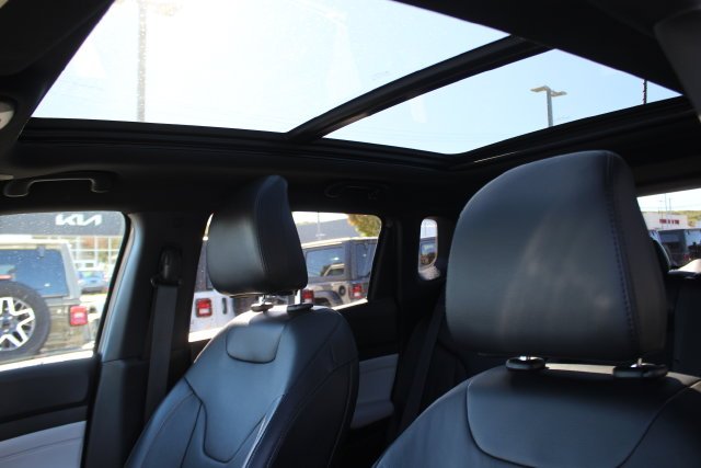Used 2023 Silver Jeep Limited image 24