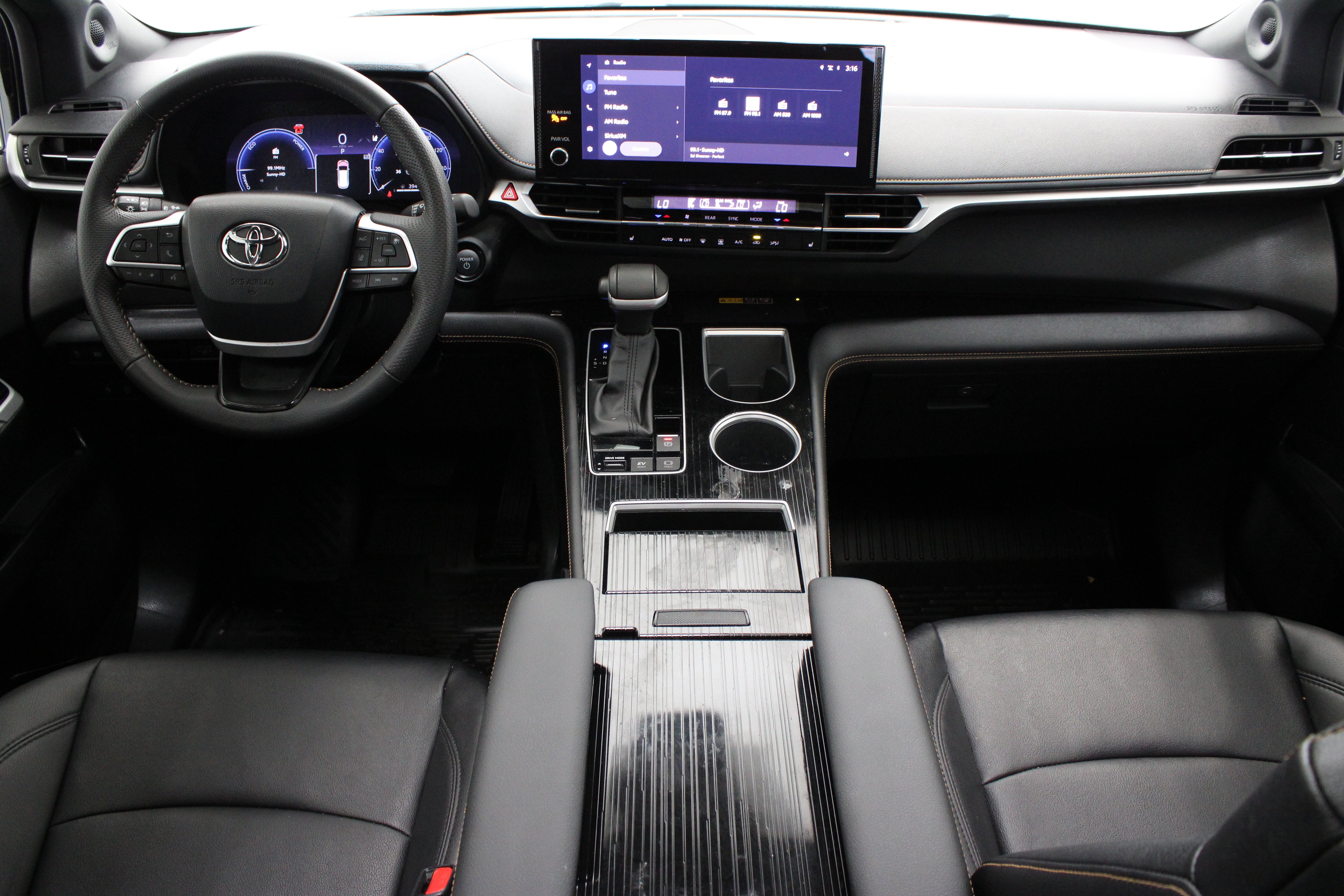 Certified Used 2025 Midnight Black Metallic Toyota Woodland Edition 2.5L/Electric image 31