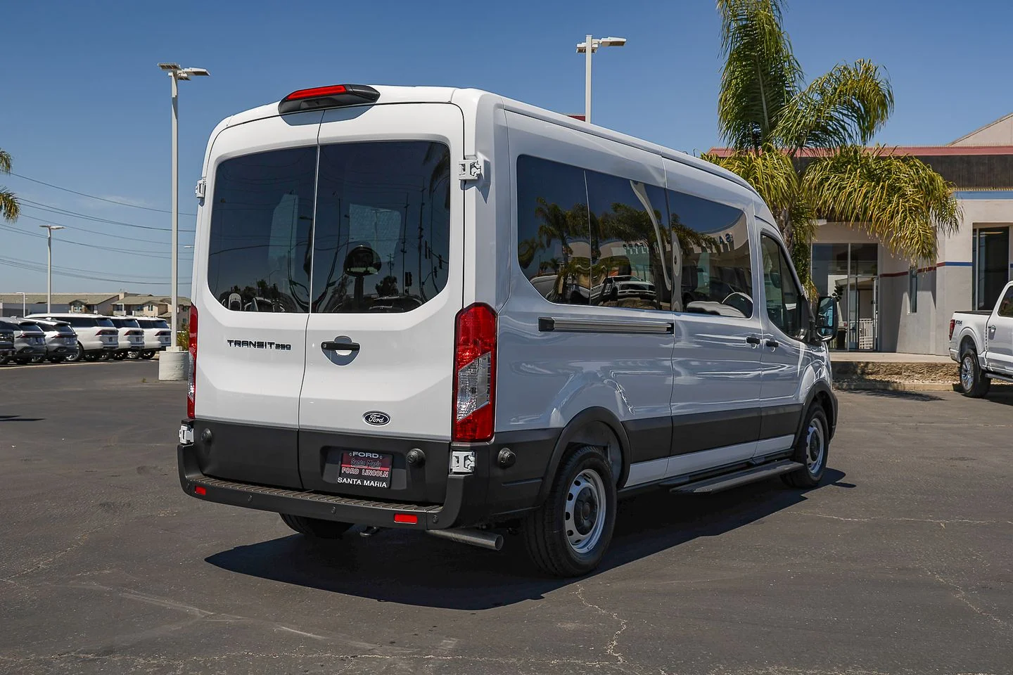 New 2026 Oxford White Ford Passenger Van XL image 4