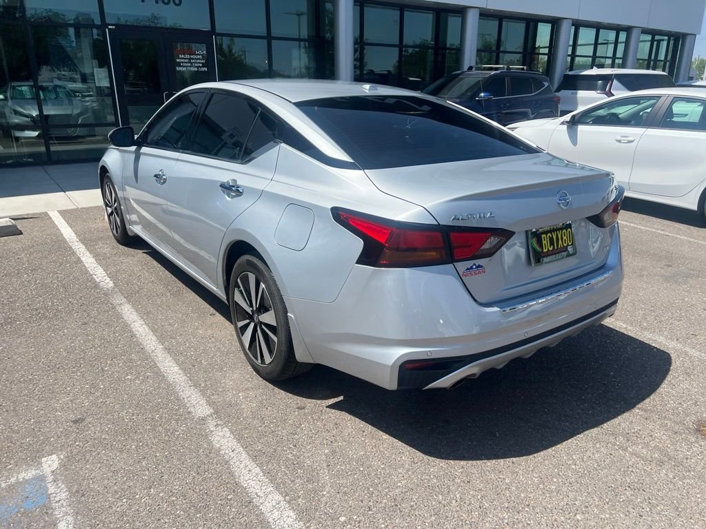Used 2022 Silver Nissan 2.5 SL image 12
