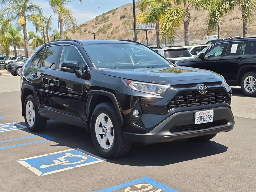 Used 2021 Black Toyota XLE image 3