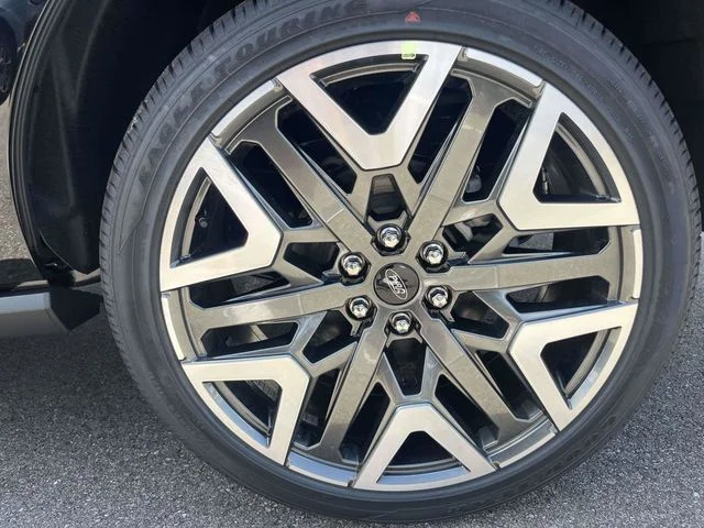 New 2026 Black Ford Platinum image 7