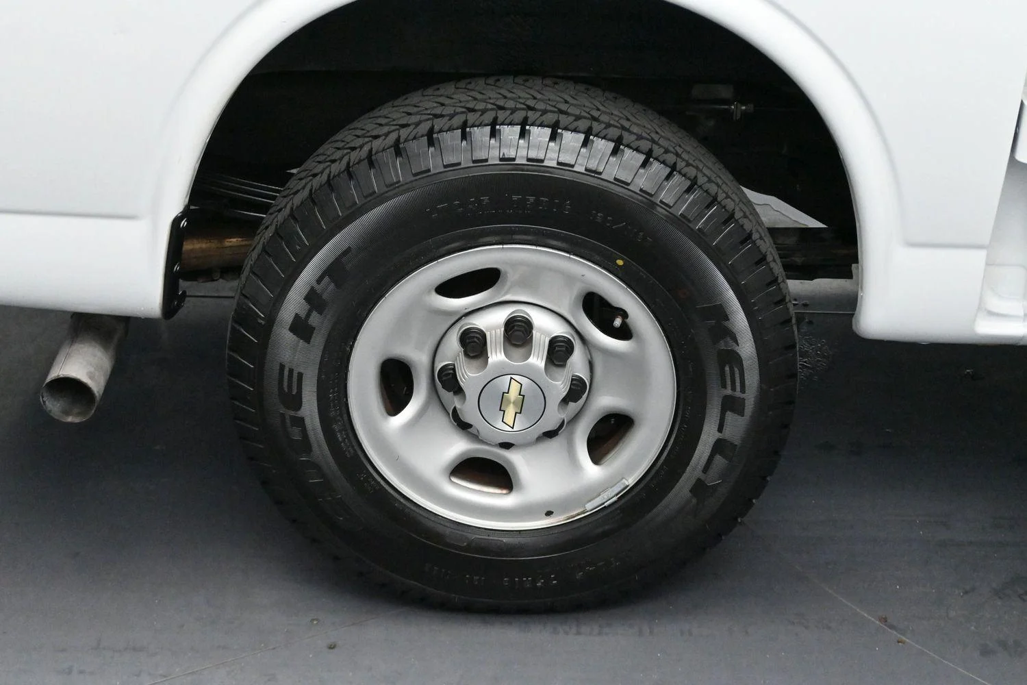 Used 2023 Summit White Chevrolet WT image 32