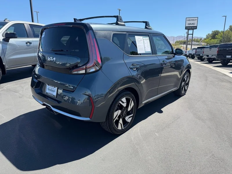 Used 2023 Gravity Gray Kia GT-Line image 3