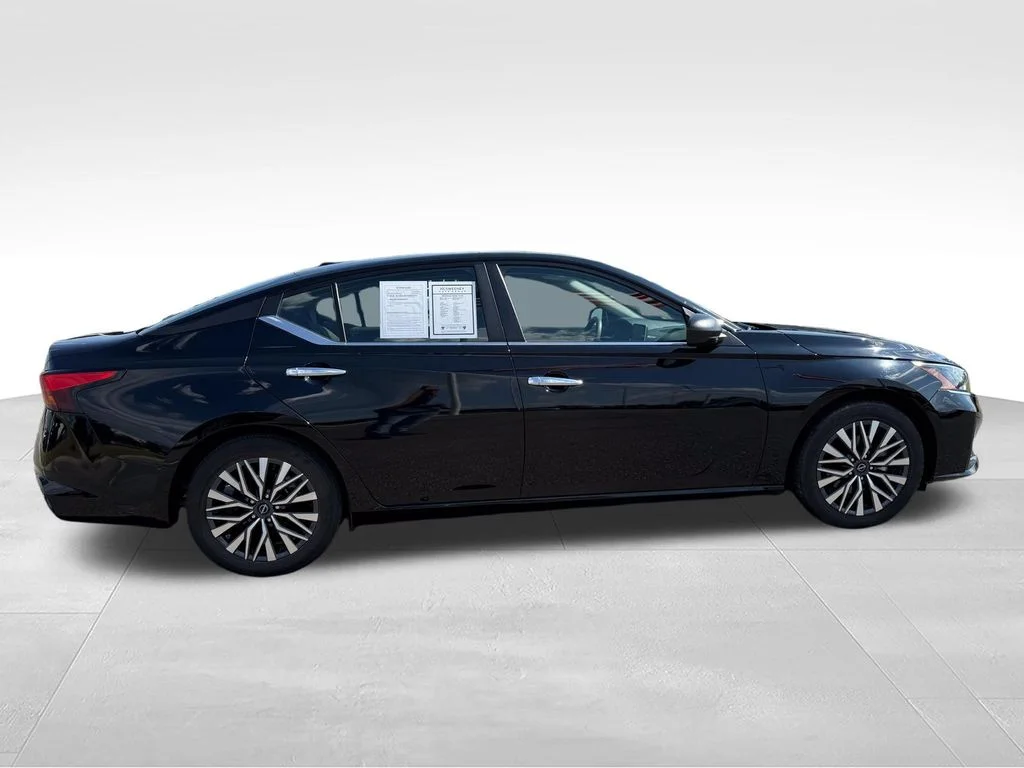 Used 2025 Black Nissan 2.5 SV image 30