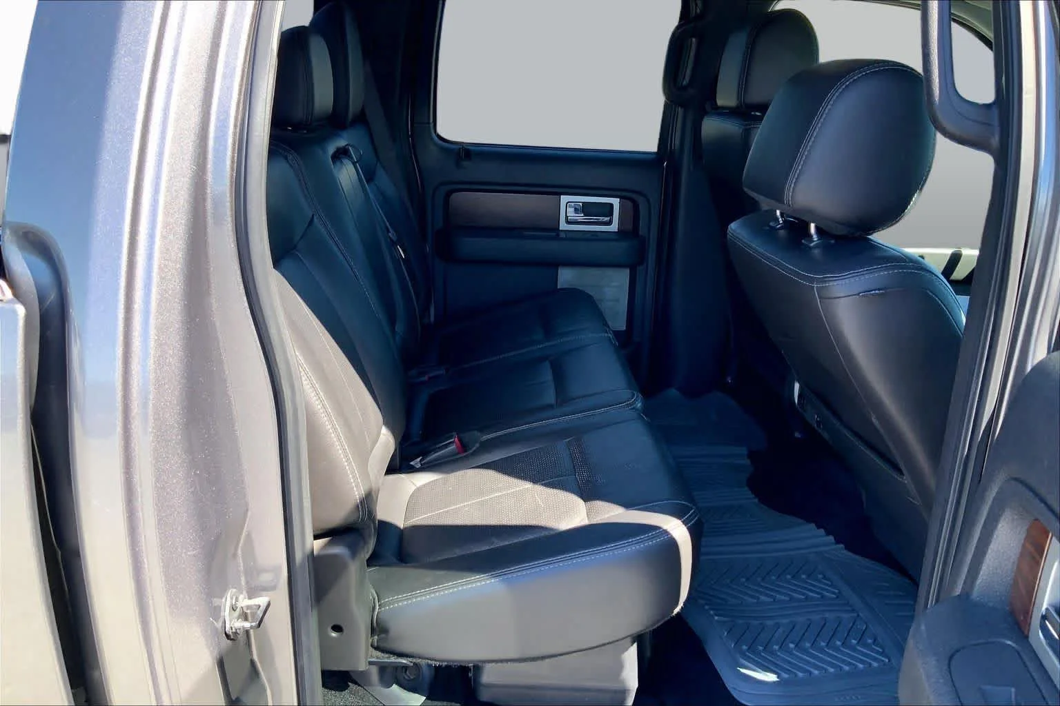 Used 2012 Sterling Gray Metallic Ford Lariat image 18