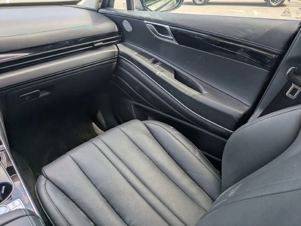 Used 2025 Silver Genesis 2.5T image 19