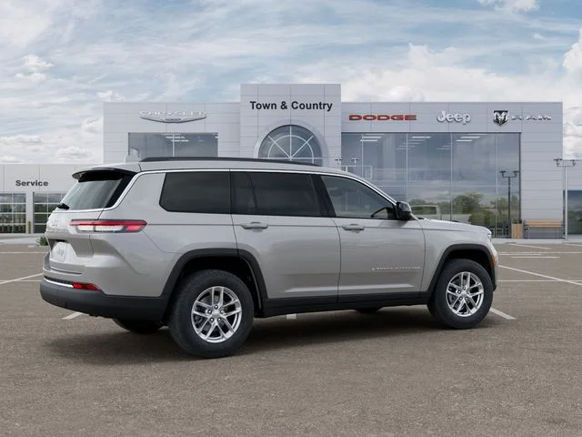 New 2026 Silver Zynith Jeep Laredo X image 4