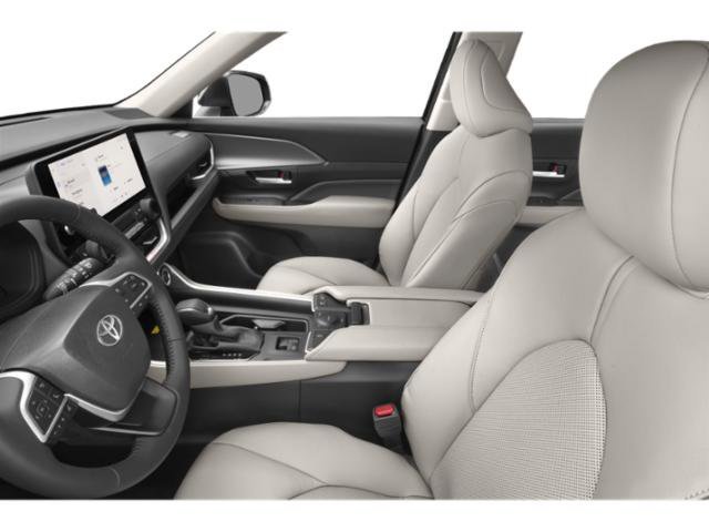 Used 2024  Toyota Hybrid XLE image 8