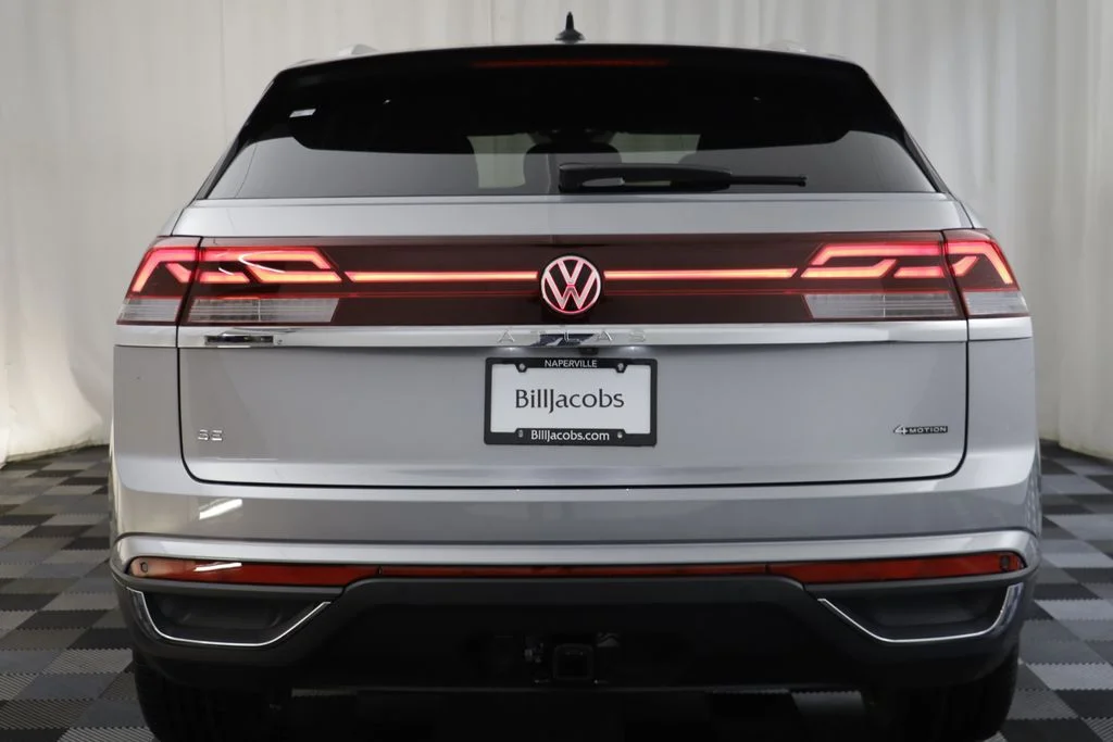 New 2026 Silver Mist Volkswagen SE w/Technology image 15