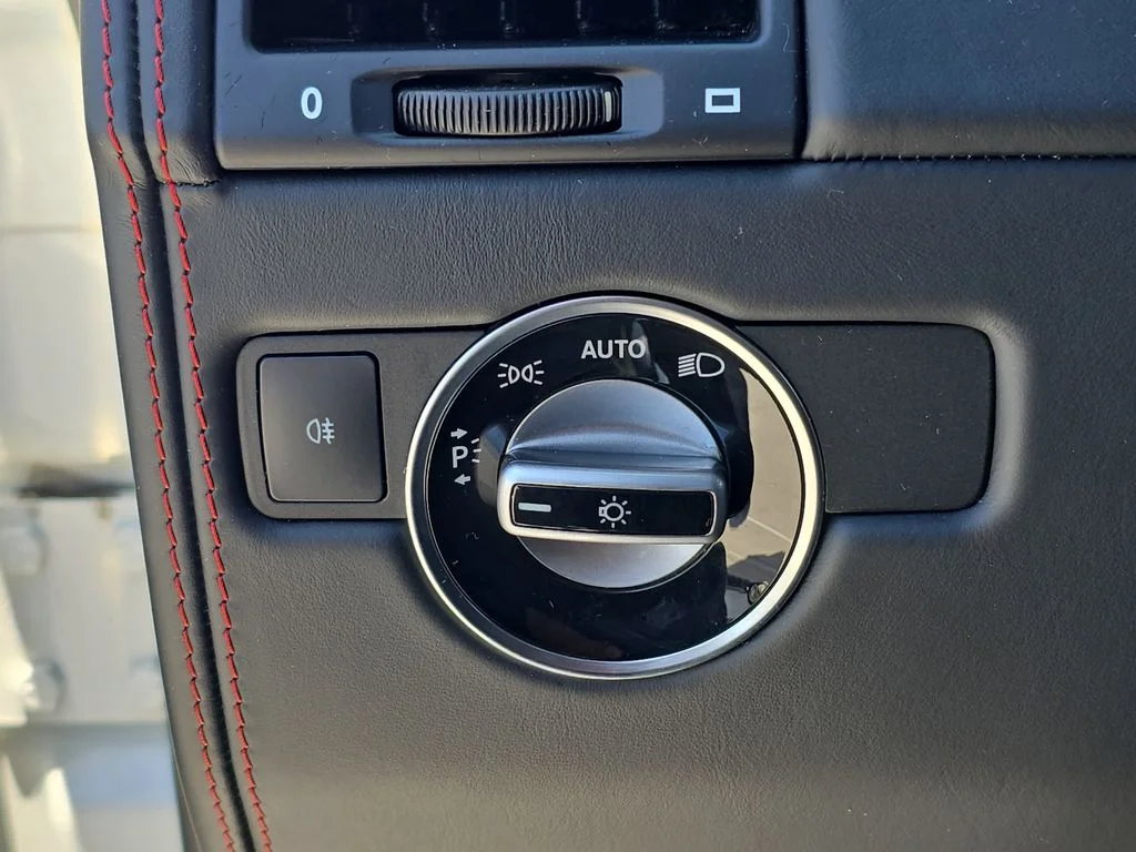 Used 2018 White Mercedes-Benz G 63 AMG® image 28
