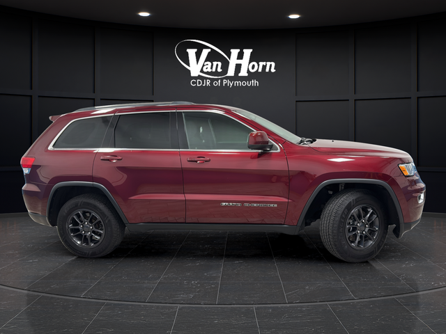 Used 2019 Velvet Red Pearlcoat Jeep Laredo E image 8